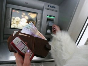 Кредитка простому россиянину не нужна
